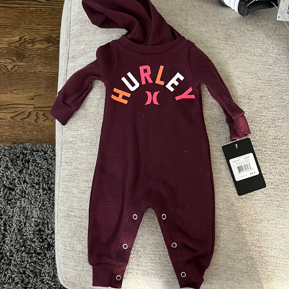 Newborn Hurley outfit
